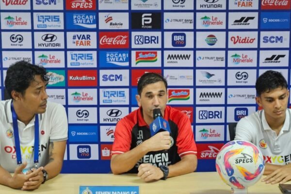 Pelatih Semen Padang Merasa Senang dengan Kemenangan di Kandang Persija