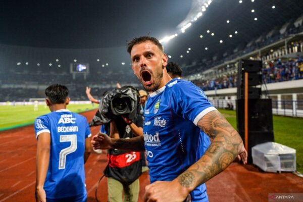 Standings Liga 1: Persib Dekat dengan Gelar Juara, Persija Terlempar dari Empat Besar