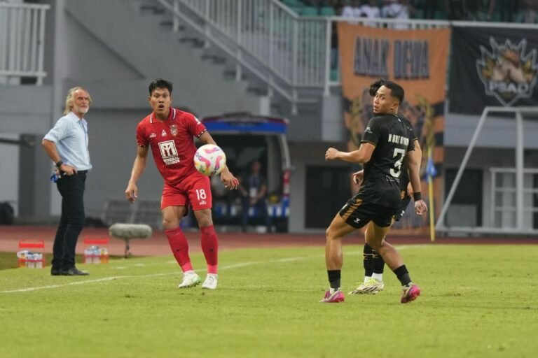 Here are some alternate titles for “Pelatih sebut kemenangan Dewa United buah dari rencana matang”:

1. “Pelatih: Kemenangan Dewa United Hasil Strategi Terencana”
2. “Kemenangan Dewa United: Buah dari Rencana Matang, Kata Pelatih”
3. “Pelatih Dewa United: Kemenangan Berkat Perencanaan yang Matang”
4. “Rencana Matang Jadi Kunci Kemenangan Dewa United, Ungkap Pelatih”
5. “Pelatih Dewa United: Strategi Terencana Jadi Kunci Sukses Tim”
6. “Kemenangan Dewa United: Hasil dari Strategi Cermat, Kata Pelatih”
7. “Pelatih Dewa United: Sukses Berasal dari Rencana yang Matang”
8. “Rencana Matang Menjadi Fondasi Kemenangan Dewa United, Ungkap Pelatih” 

Feel free to choose any of these or mix and match elements to create your perfect title!