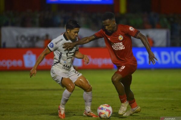 Persija Terpuruk ke Empat Besar Usai Ditaklukkan Semen Padang 0-2