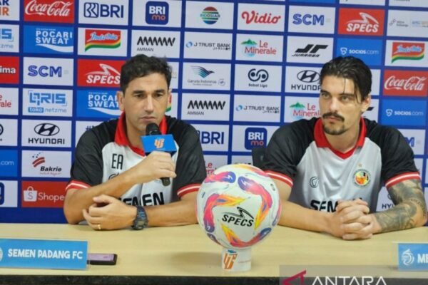 Almeida Bertekad Curi Tiga Poin di Markas Persija bersama Semen Padang