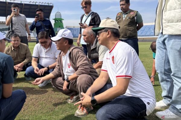 OC Piala Presiden Melakukan Tinjauan Kesiapan Stadion Si Jalak Harupat Bandung OC Piala Presiden Melakukan Tinjauan Kesiapan Stadion Si Jalak Harupat Bandung