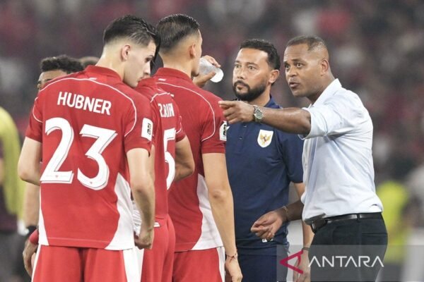 Berikut adalah beberapa alternatif judul untuk "Taiwan Resmi Gantikan Kuwait Lawan Timnas Indonesia":

1. "Taiwan Ambil Alih Posisi Kuwait dalam Pertandingan Melawan Timnas Indonesia"
2. "Timnas Indonesia Siap Hadapi Taiwan Setelah Kuwait Mundur"
3. "Kuwait Mengundurkan Diri, Taiwan Masuk untuk Hadapi Timnas Indonesia"
4. "Taiwan Resmi Menjadi Lawan Baru Timnas Indonesia Setelah Kuwait Ditarik"
5. "Pertandingan Berubah: Taiwan Gantikan Kuwait Hadapi Timnas Indonesia"
6. "Keputusan Terbaru: Taiwan Gantikan Kuwait untuk Tantang Timnas Indonesia"

Semoga salah satu dari alternatif judul tersebut sesuai dengan yang Anda cari!